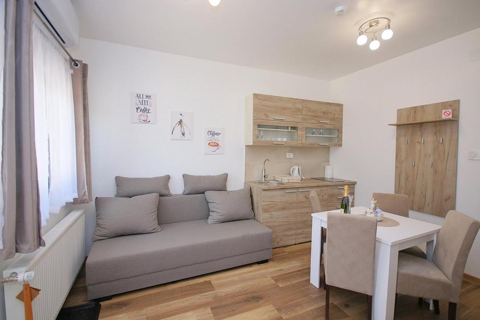Anro Apartment ปาลิช ภายนอก รูปภาพ