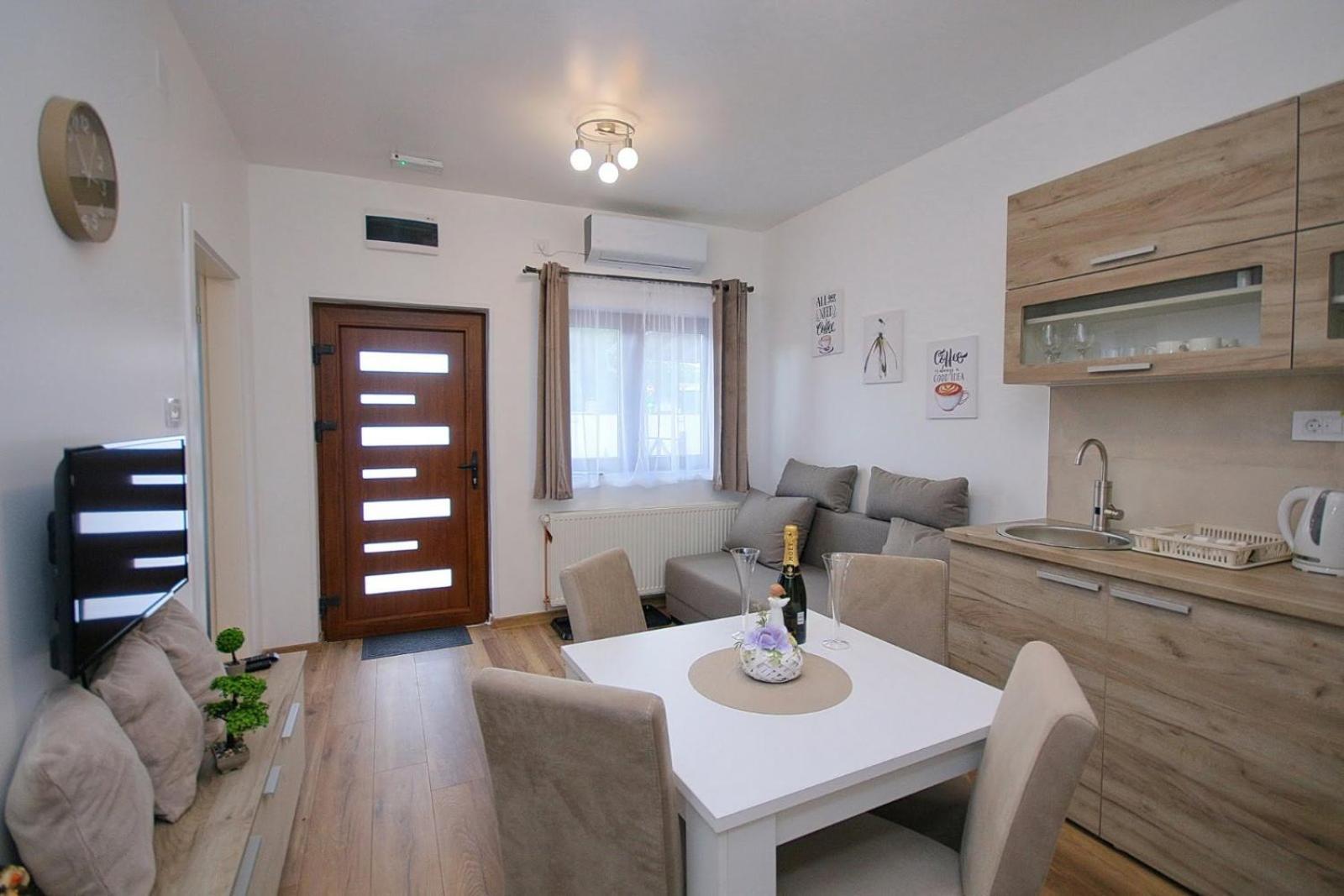 Anro Apartment ปาลิช ภายนอก รูปภาพ