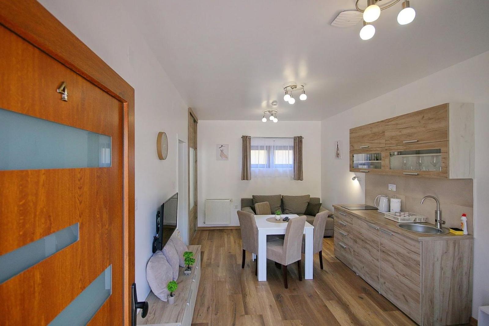 Anro Apartment ปาลิช ภายนอก รูปภาพ