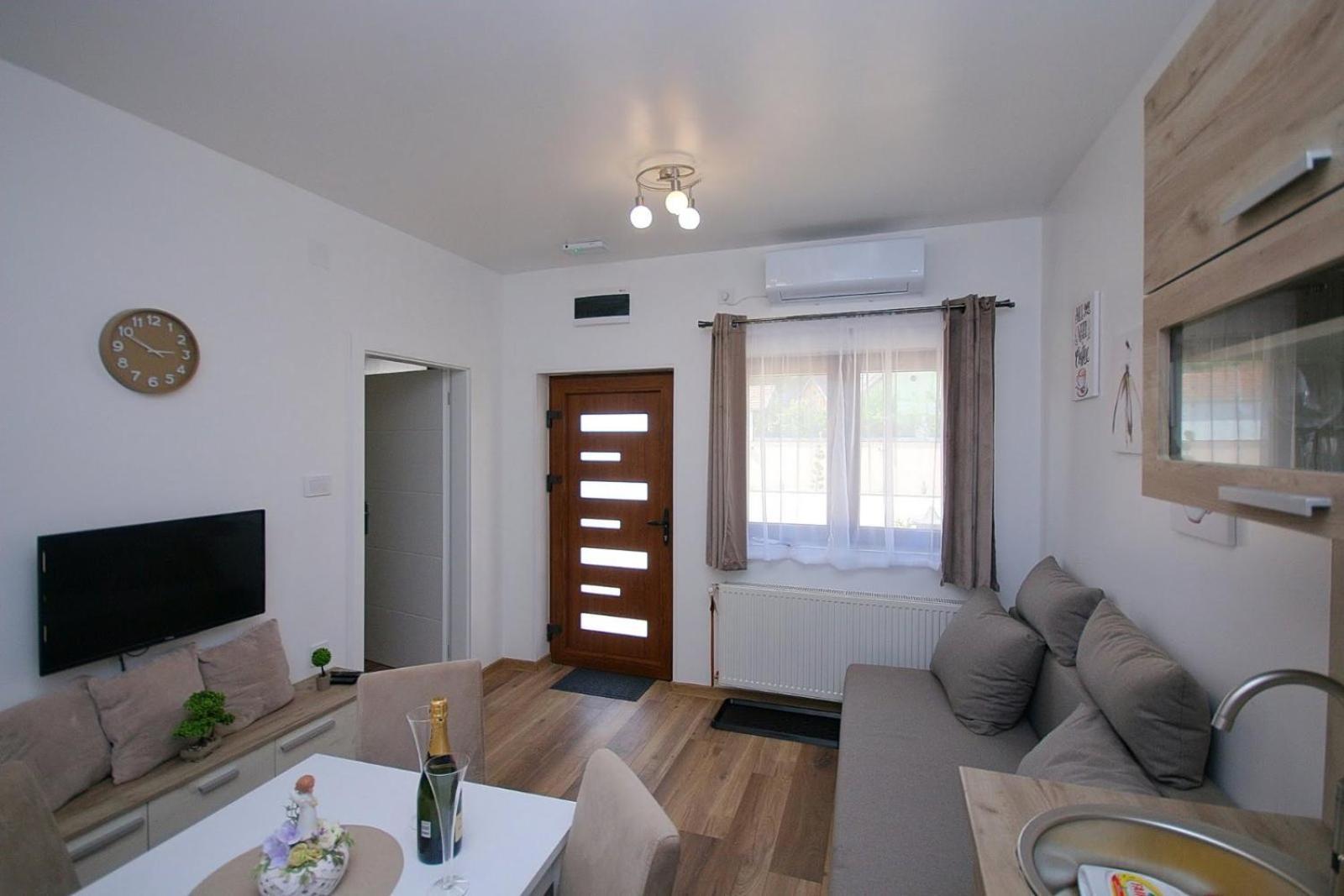 Anro Apartment ปาลิช ภายนอก รูปภาพ